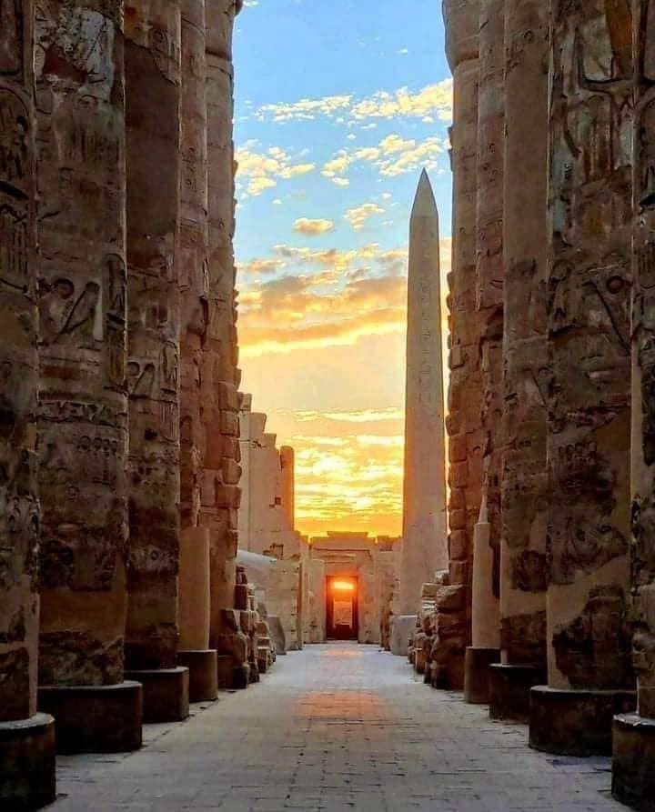 LUXOR 4